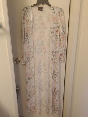 Windsor White Maxi Floral Open Cardigan with Blush Roses